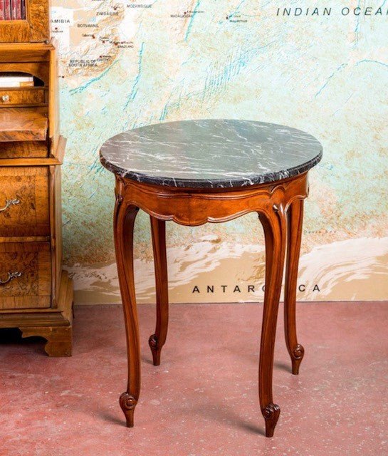 Mesa auxiliar antigua de nogal - Antique arte y decoracion