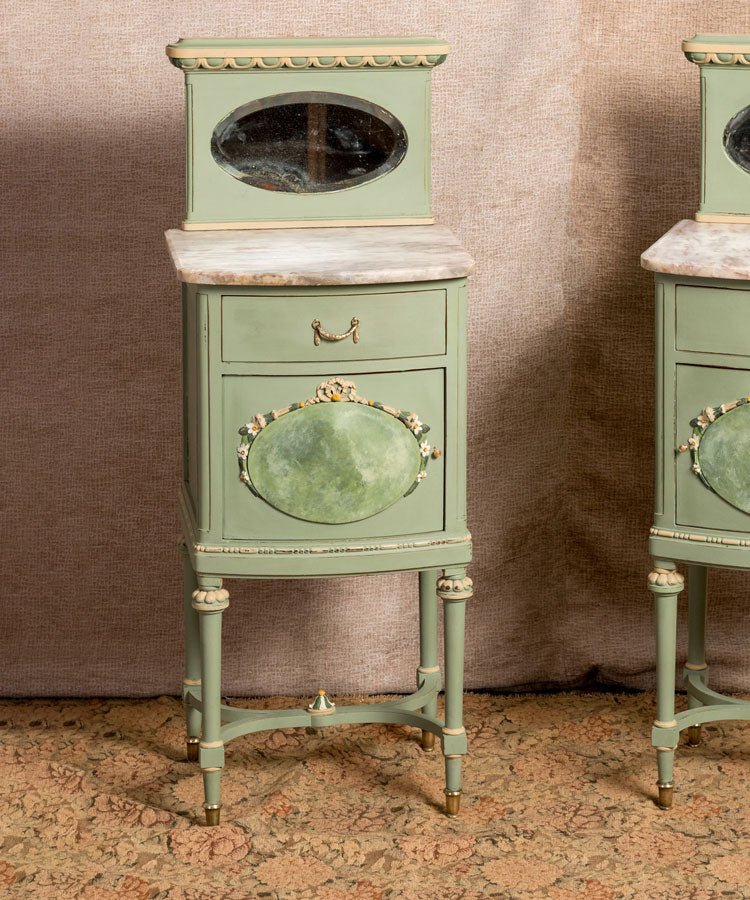 Mesita de noche antigua restaurada Elise - Antique arte y decoracion
