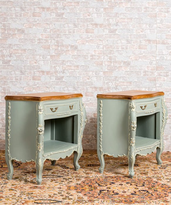 Pareja de mesitas antiguas Chloé - Antique arte y decoracion
