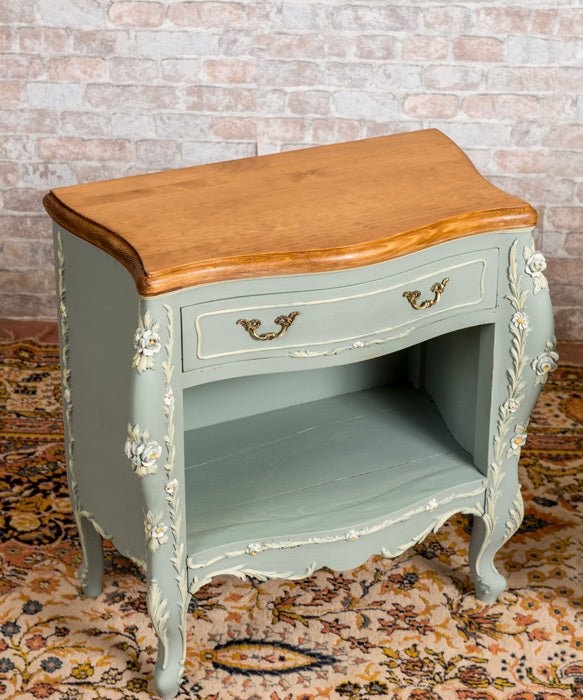 Pareja de mesitas antiguas Chloé - Antique arte y decoracion