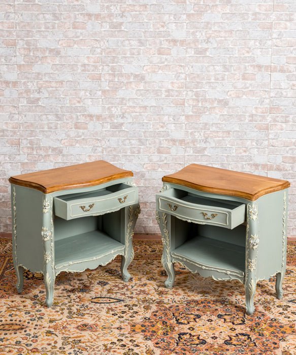 Pareja de mesitas antiguas Chloé - Antique arte y decoracion