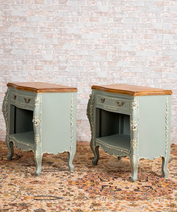 Pareja de mesitas antiguas Chloé - Antique arte y decoracion