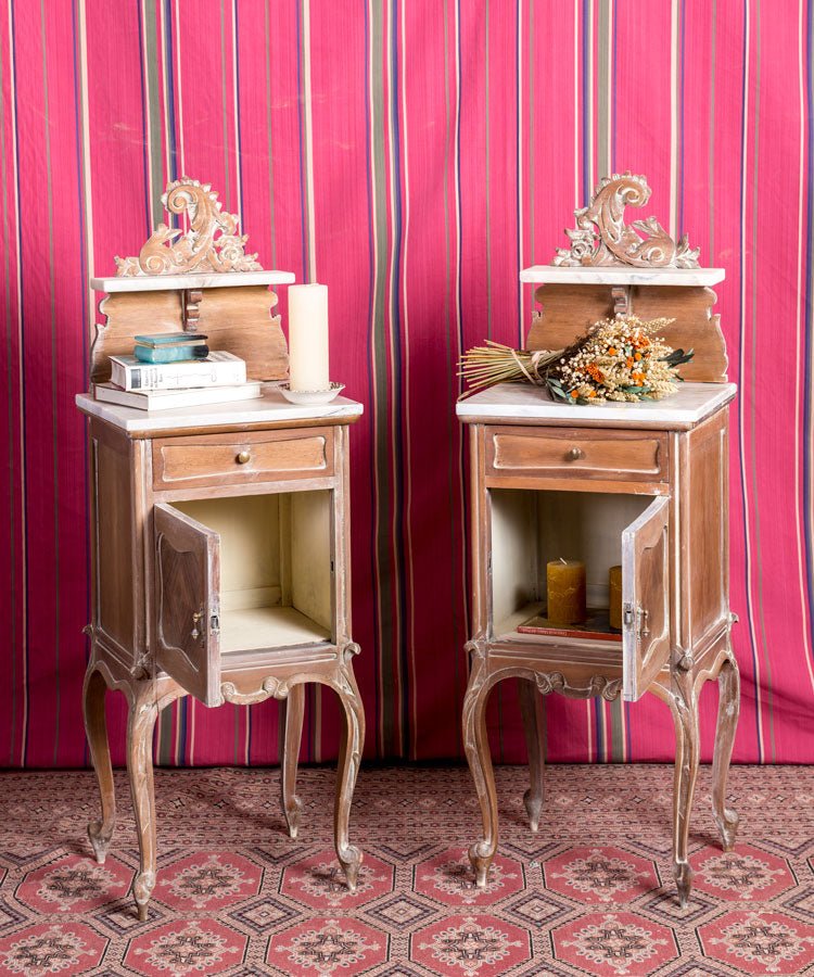 Pareja De Mesitas De Noche Antiguas Tessa - Antique arte y decoracion