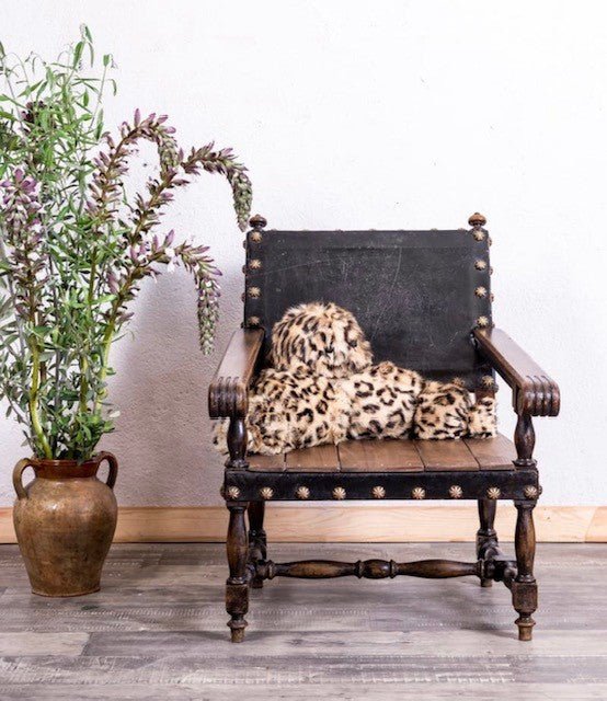 Sillón antiguo de madera y cuero - Antique arte y decoracion