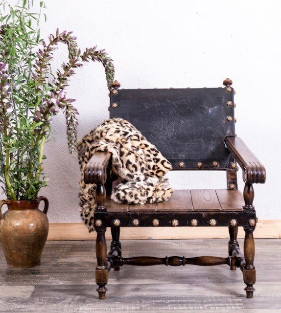 Sillón antiguo de madera y cuero - Antique arte y decoracion