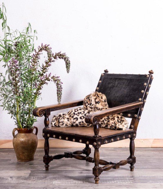 Sillón antiguo de madera y cuero - Antique arte y decoracion