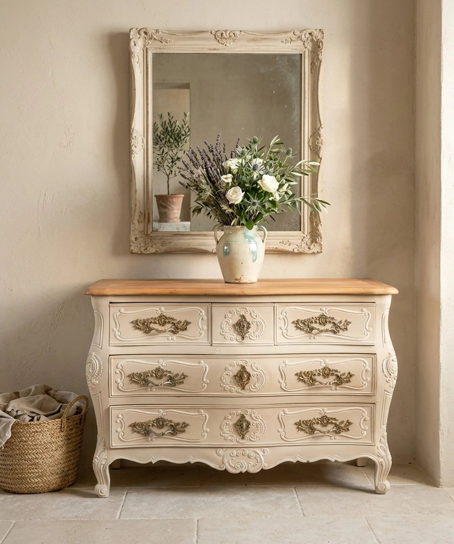 La diferencia entre un mueble antiguo y uno vintage (y por qué importa más de lo que crees)