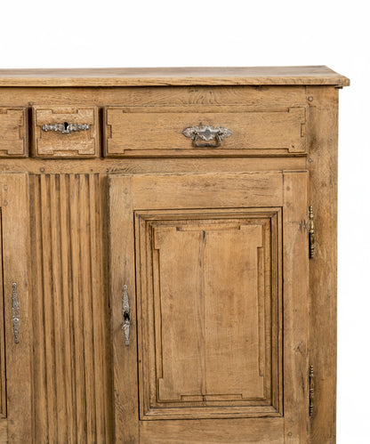 Aparador antiguo de madera