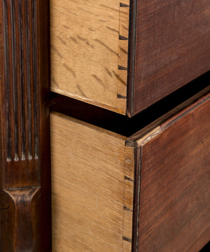 Gran Cómoda Alta Antigua (Tallboy) de Época Jorge III en Madera de Caoba