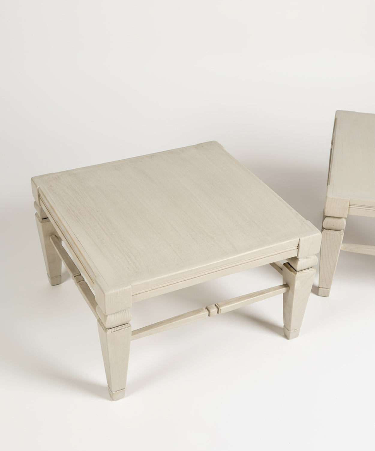 Mesa baja auxiliar de madera Celine