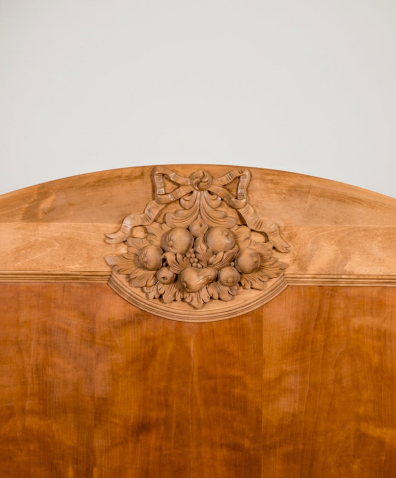 Cabecero de madera estilo Luis XVI
