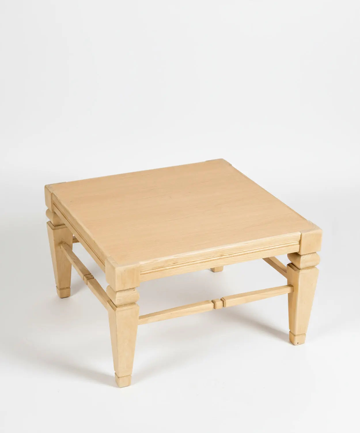 Mesa baja auxiliar de madera Chiara Antique arte y decoracion