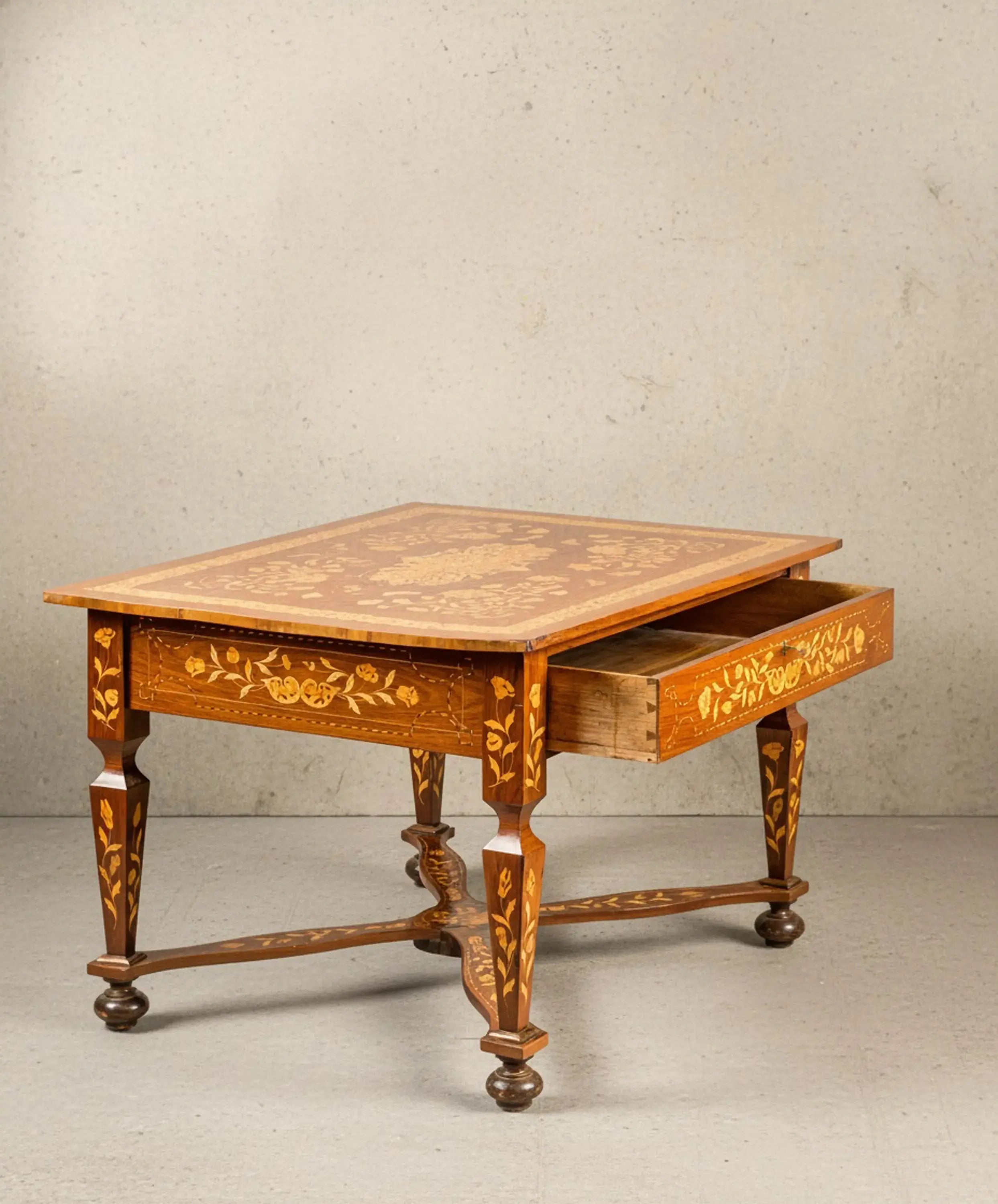 Mesa antigua de época con marquetería floral holandesa (Siglo XIX) Antique arte y decoracion