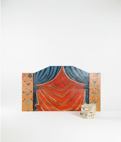 Cabecero antiguo pintado