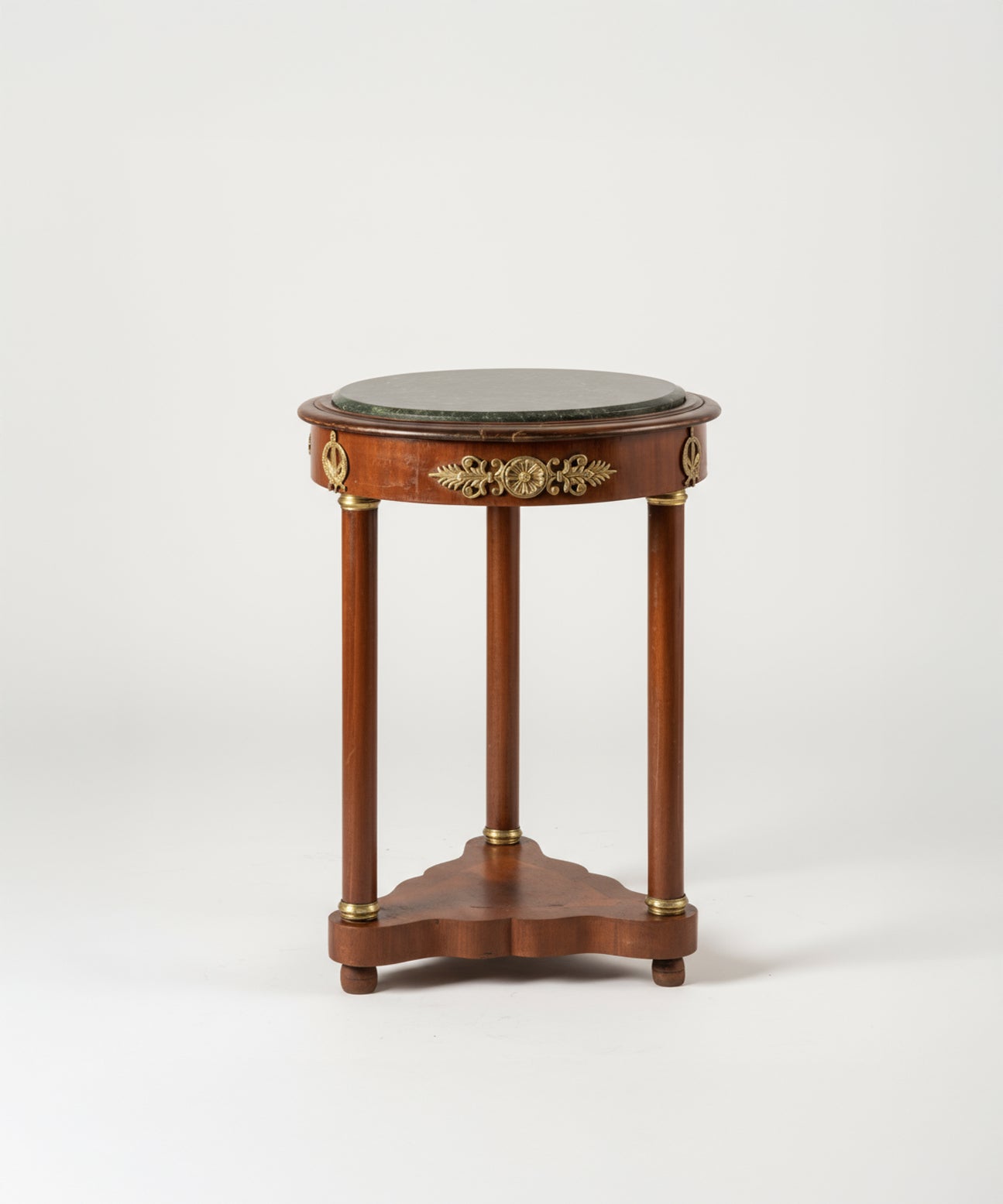 Mesa Imperio antigua