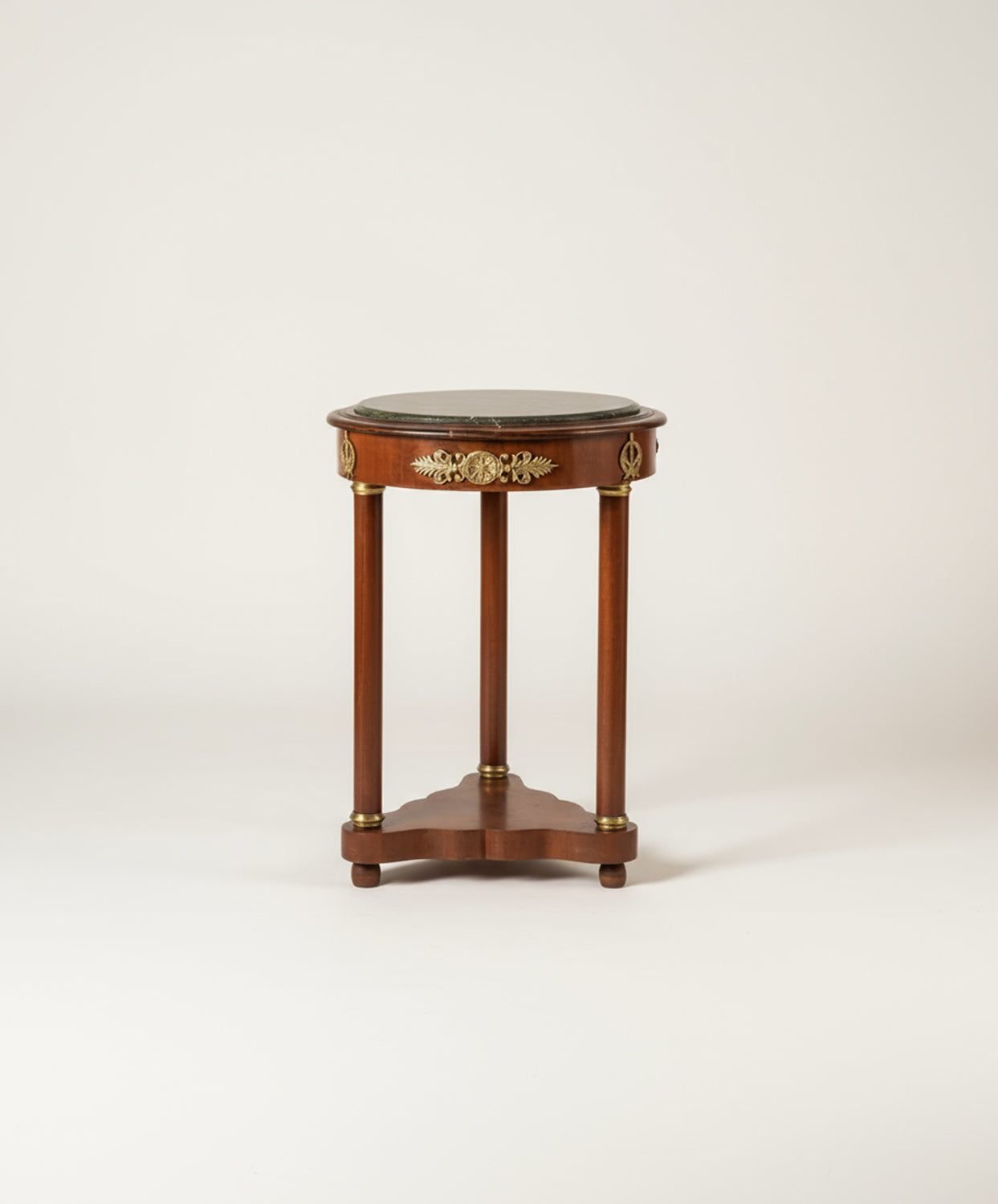 Mesa Imperio antigua