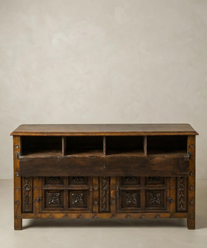 Aparador castellano-vasco con cajón superior abierto mostrando los cuatro compartimentos interiores divididos — Antique Arte y Decoración