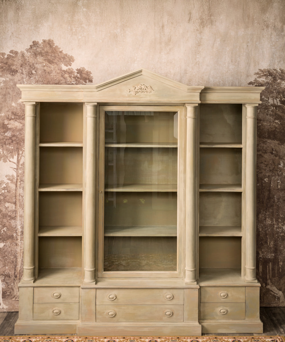 Librería de estilo neoclásico