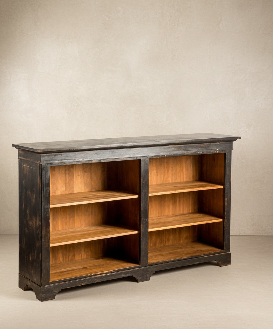 Vista lateral superior mostrando la profundidad del estante y la calidad del ensamblaje.