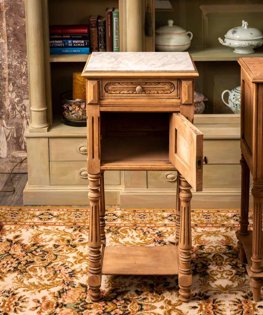 Mesa velador antigua Clarise