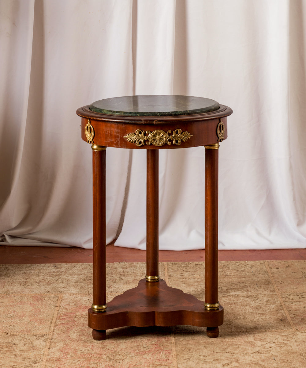 Mesa Imperio antigua