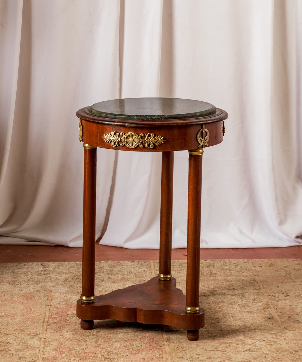Mesa Imperio antigua