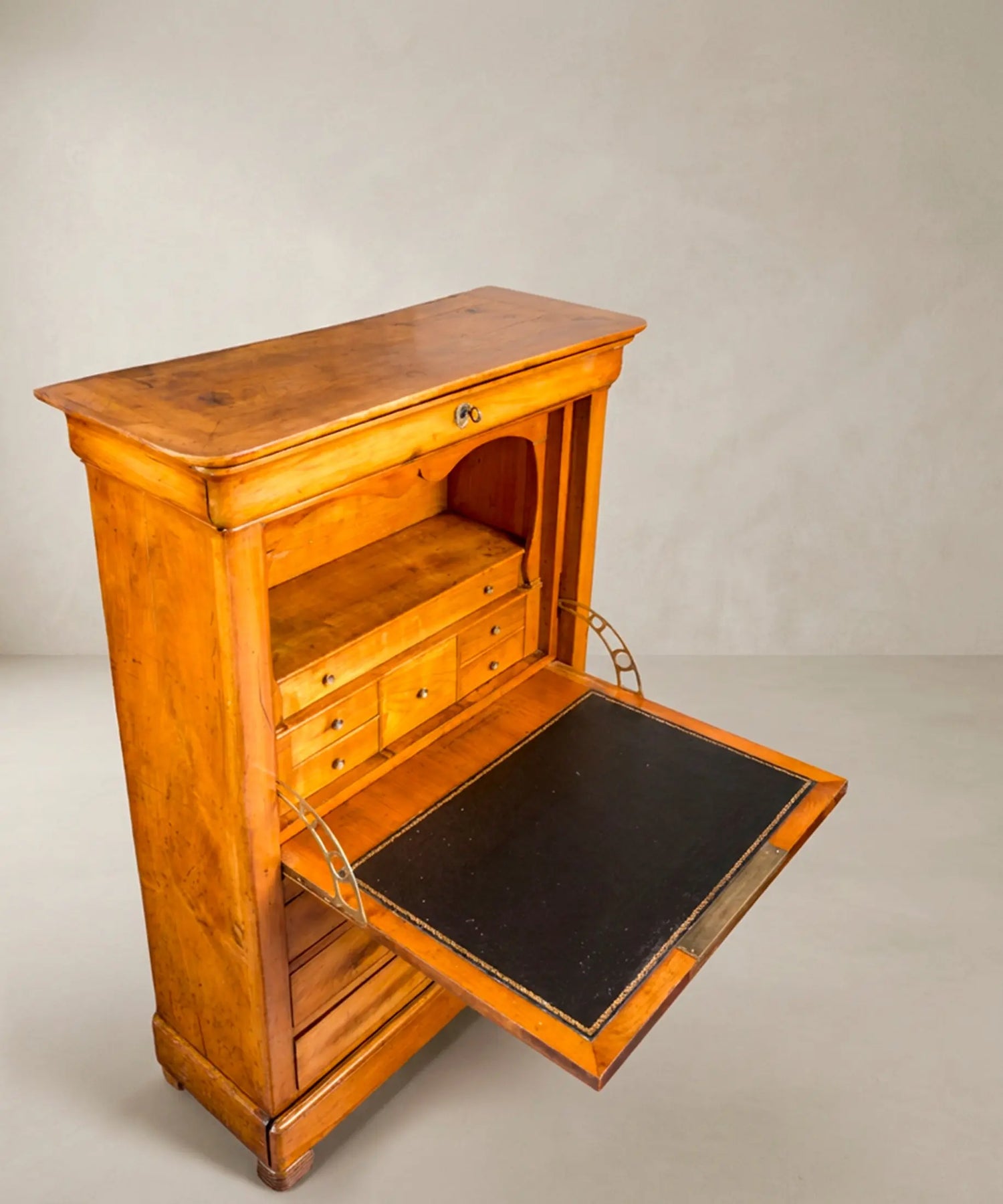Vista superior secreter abattant abierto con tapete de cuero negro — Antique Arte y Decoración