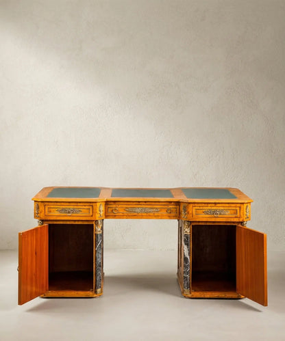Escritorio estilo Imperio con puertas abiertas mostrando compartimentos interiores — Antique Arte y Decoración