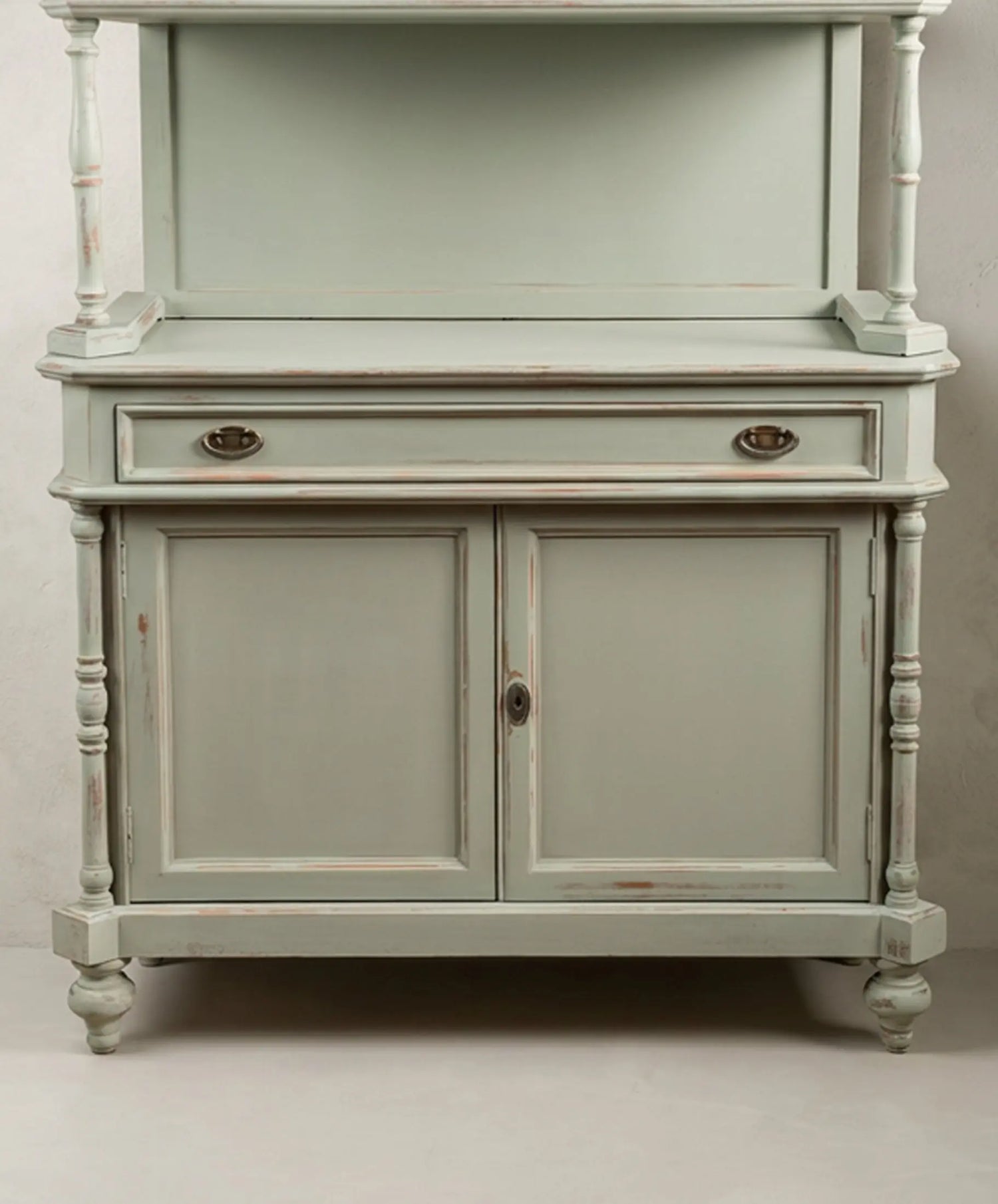 Cuerpo inferior alacena vintage con cajón y dos puertas decapadas en azul cielo — Antique Arte y Decoración