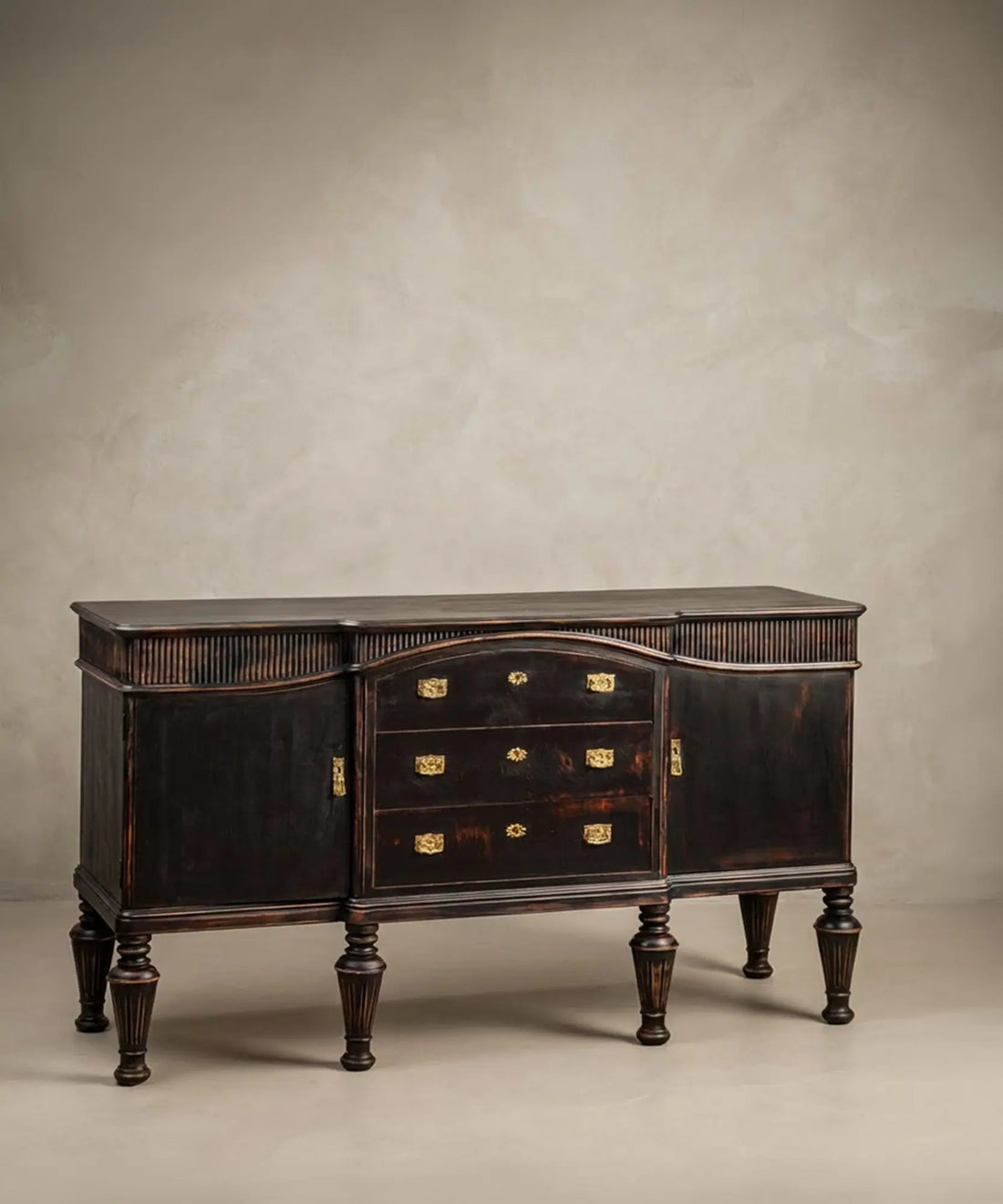 Aparador antiguo restaurado Heritage