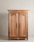 Armario antiguo francés Luis XV de nogal lavado siglo XIX vista frontal — Antique Arte y Decoración
