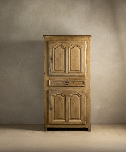 Armario antiguo rústico de roble lavado estilo provenzal (S. XVIII)