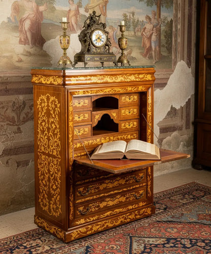 Secreter con marquetería floral y tapa de mármol verde