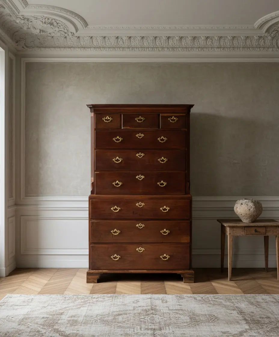 Gran cómoda alta antigua inglesa Tallboy de caoba estilo Jorge III con 9 cajones.