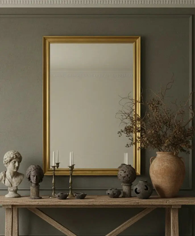 Espejo de pared en dorado envejecido con molduras lisas (135 x 100 cm)