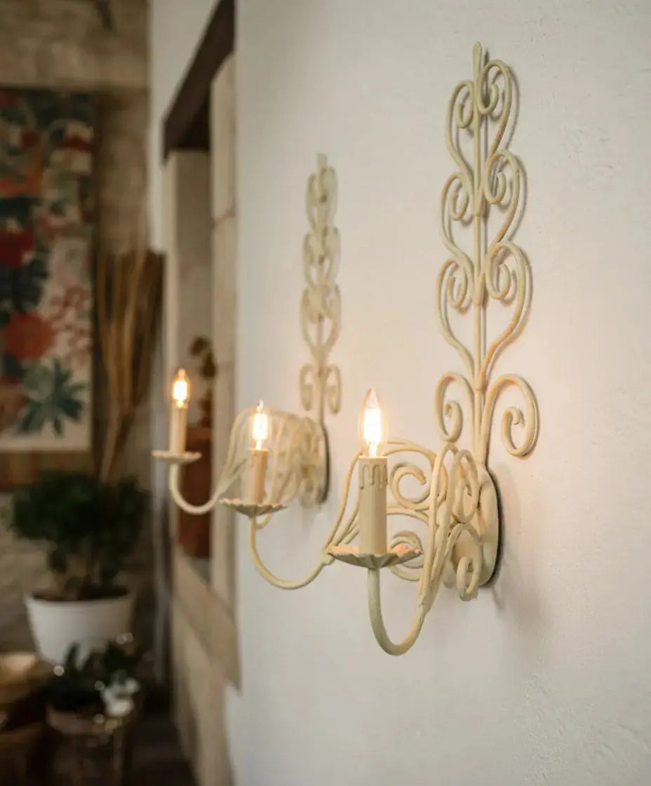 Pareja de apliques de pared vintage en forja verde decapé Antique arte y decoracion