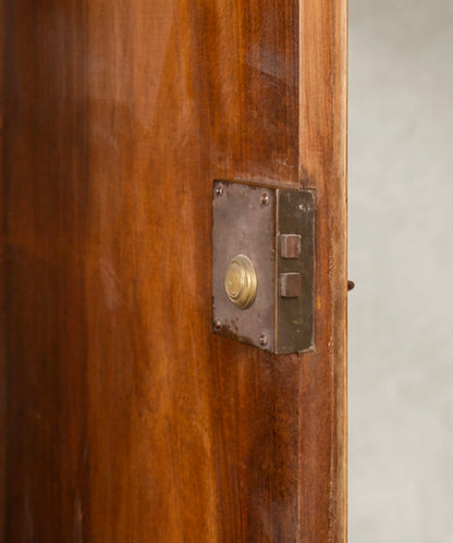 Detalle cerradura de caja original con pomo de latón siglo XIX — Antique Arte y Decoración