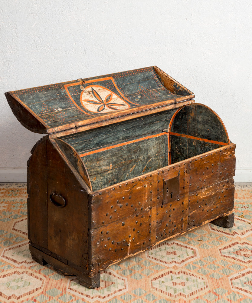 Wooden chest from the 18th century