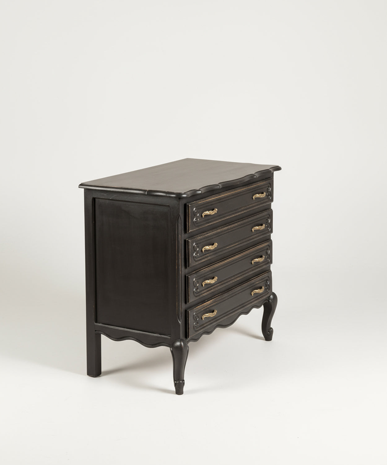 Cómoda antigua patinada en negro