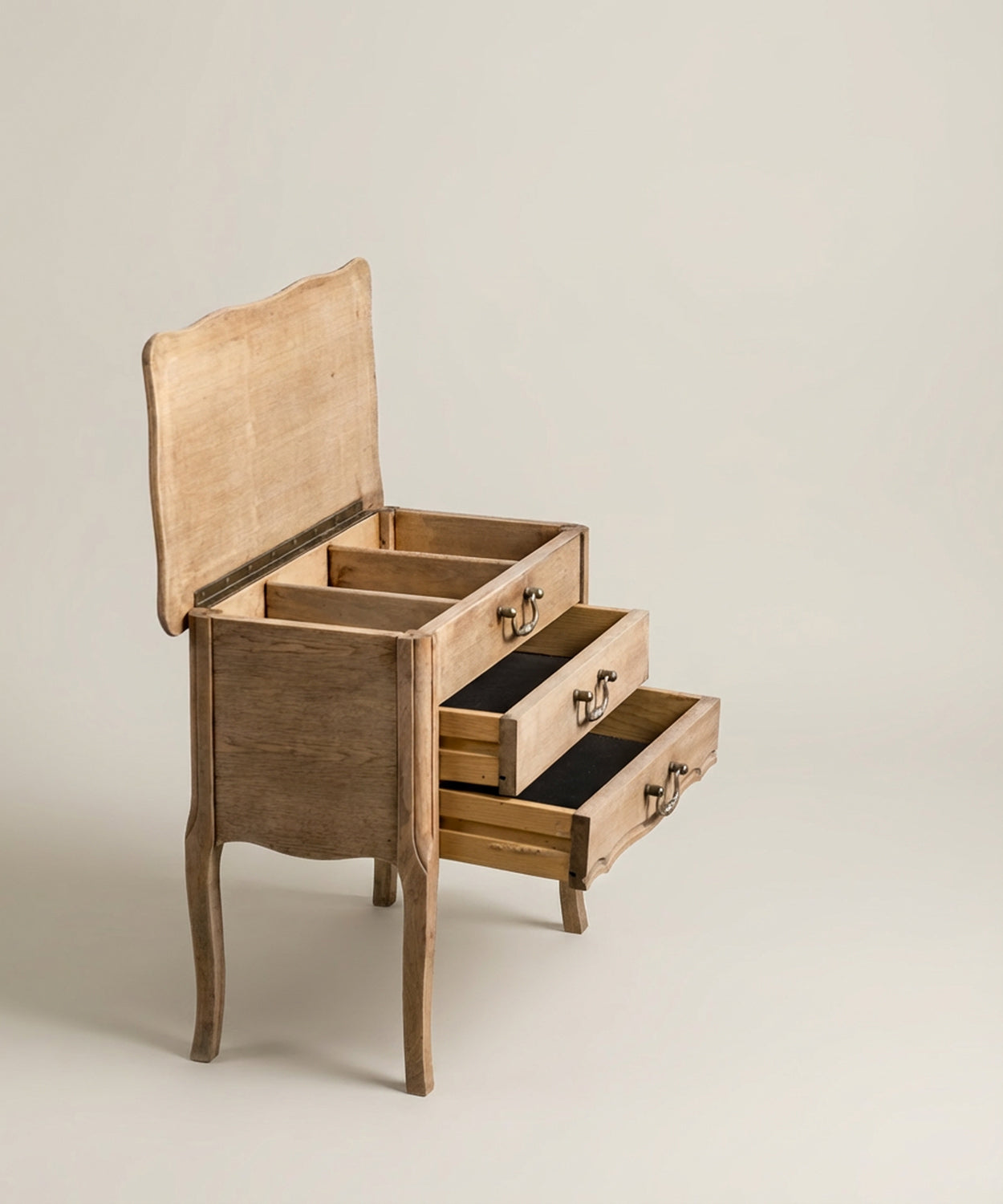 Costurero de madera de roble