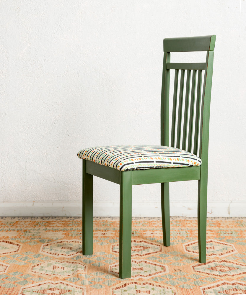 Set of vintage chairs El Cortijo