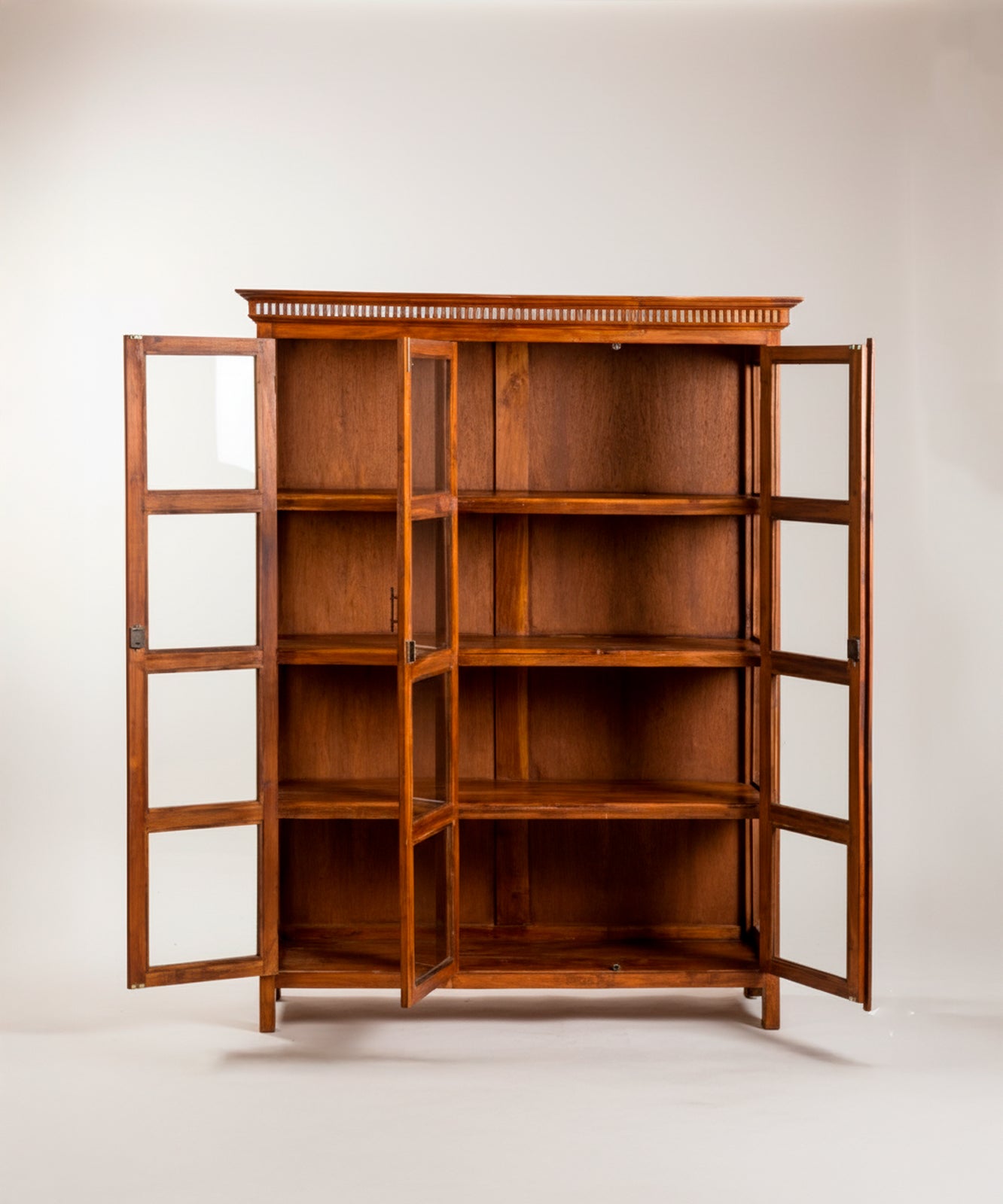 Vitrina de madera Oxford