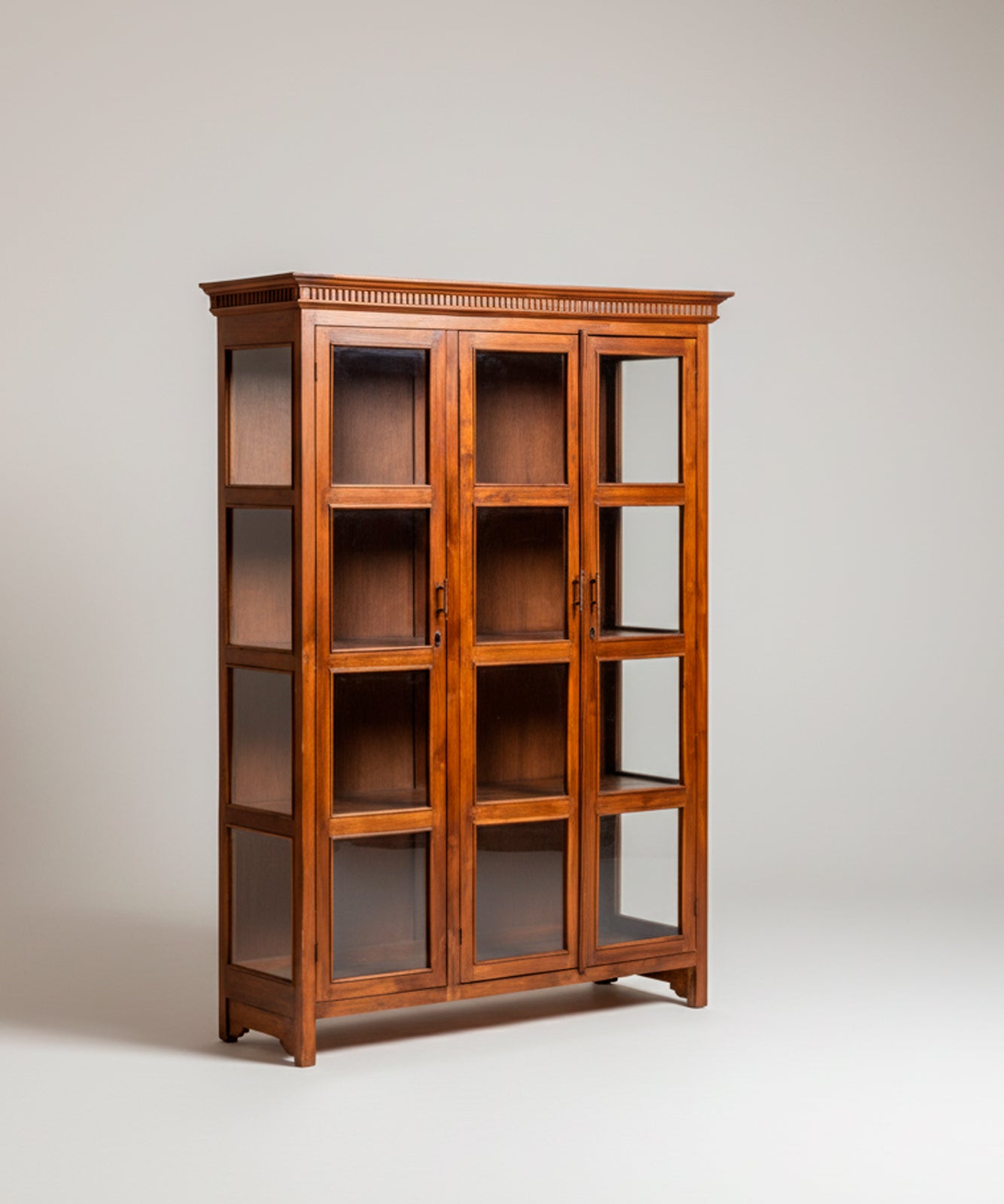 Vitrina de madera Oxford