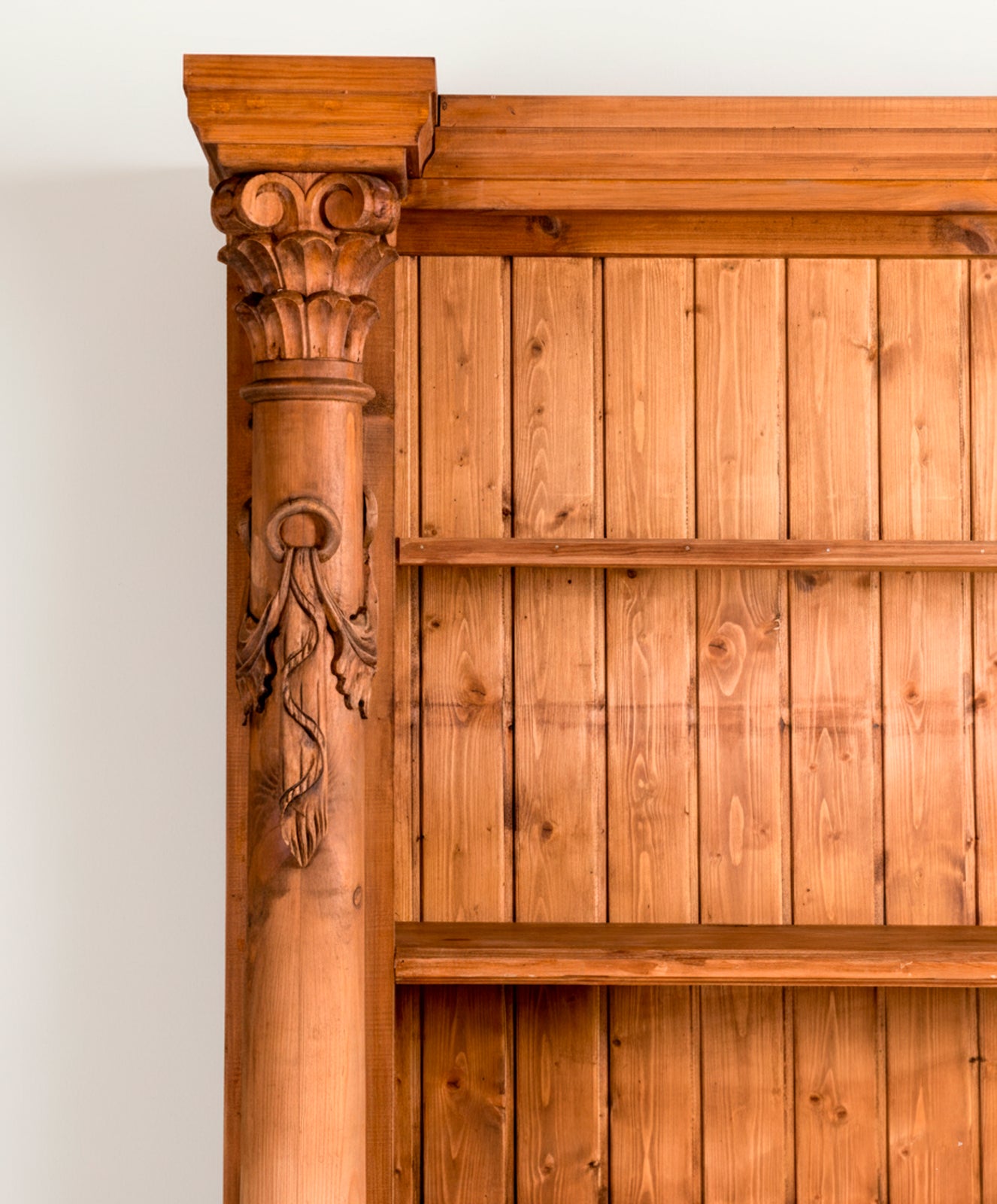 Librería de madera Atenea