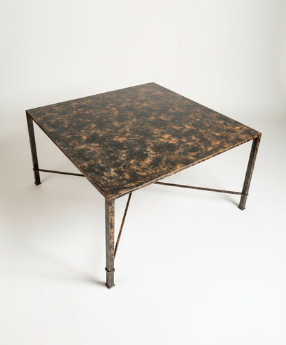 Mesa de hierro cuadrada