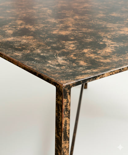 Mesa de hierro cuadrada