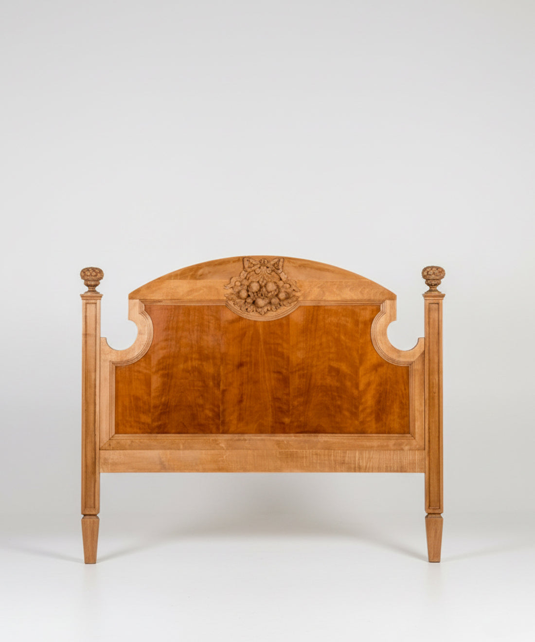 Cabecero de madera estilo Luis XVI