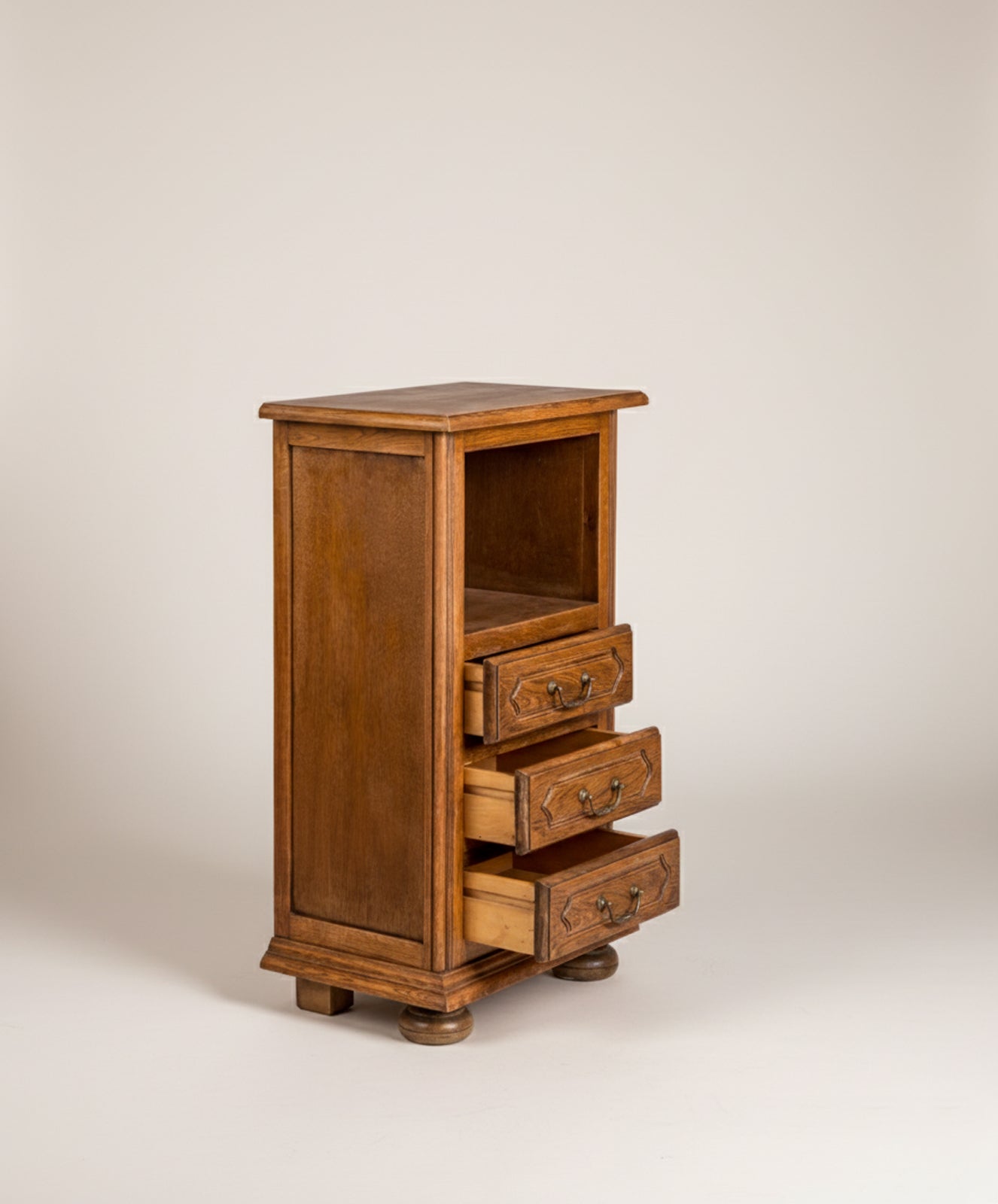 Mueble auxiliar de roble