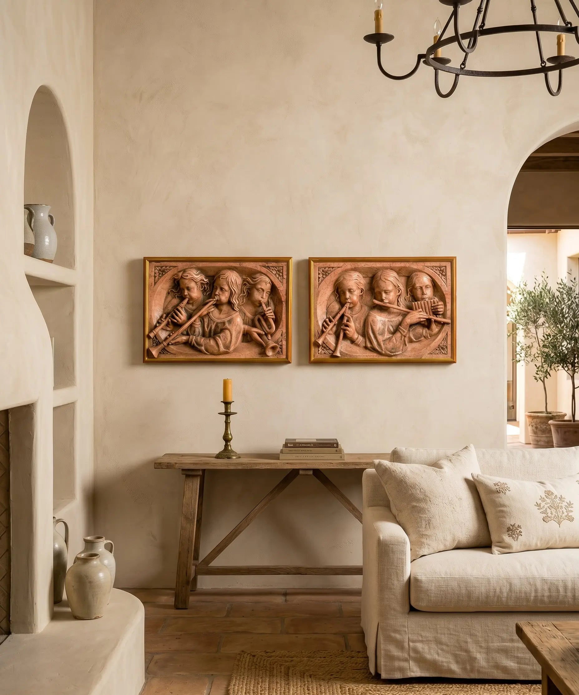 Pareja de cuadros en altorrelieve de querubines músicos en marmolina (Estilo Renacentista)