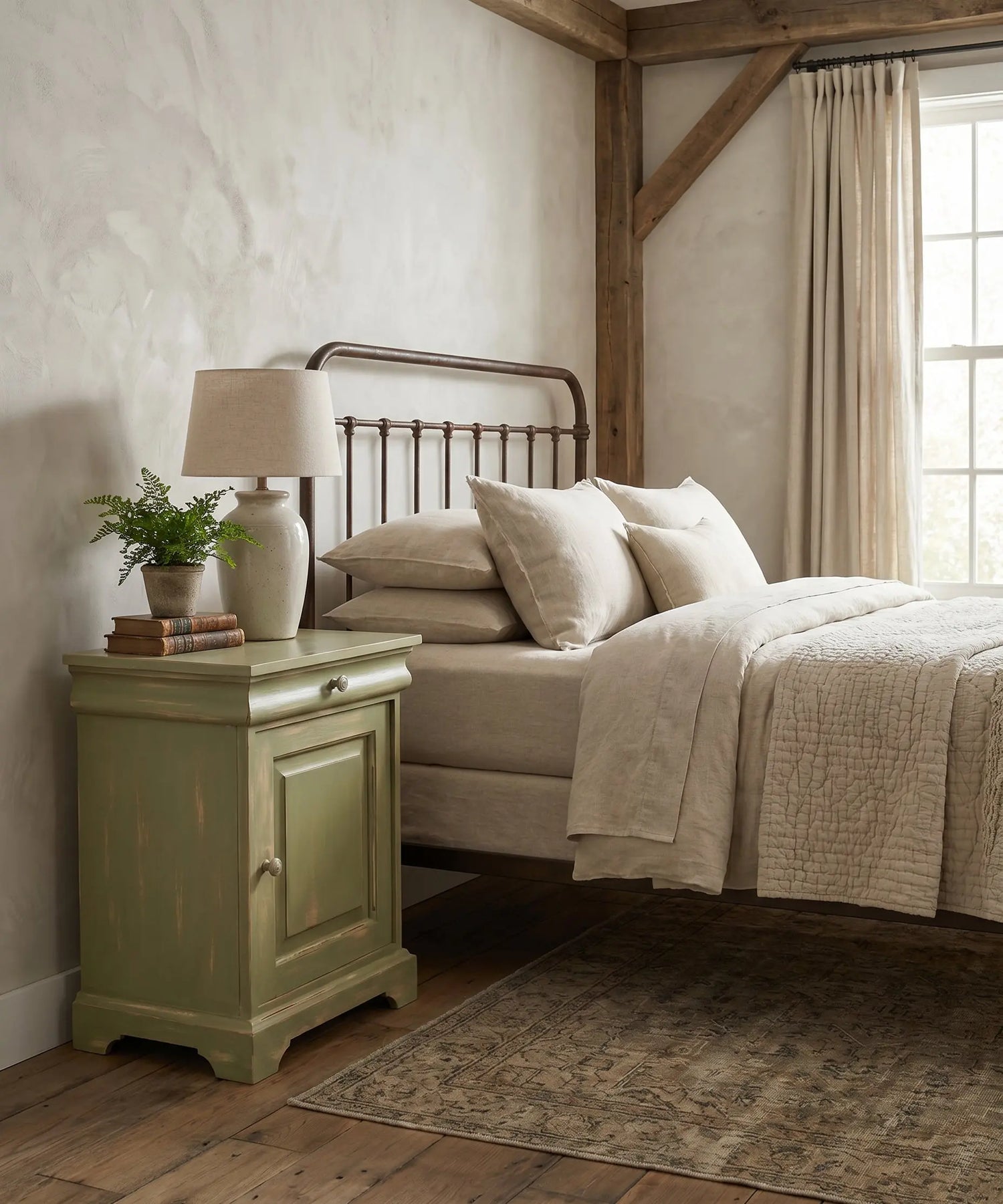 Mesita de Noche / Mueble auxiliar vintage en verde salvia decapé